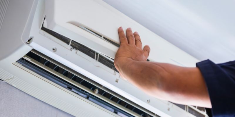 Como fazer a limpeza do ar condicionado em Salvador